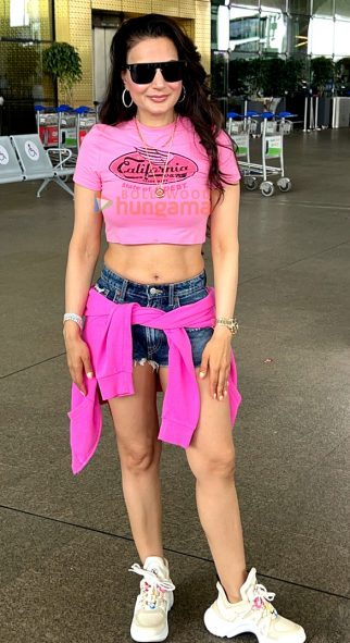 Photos: Ameesha Patel, Manoj Bajpayee and Shamita Shetty snapped at the airport