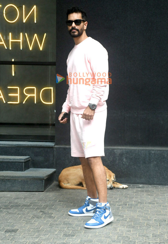 photos angad bedi snapped at excel entertainments office in bandra 3
