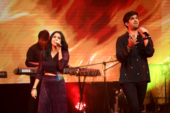 photos anup jalota gayatri asokan devangana chauhan and others snapped at kailash khers birthday celebration at 9th edition of nayii udaan 17