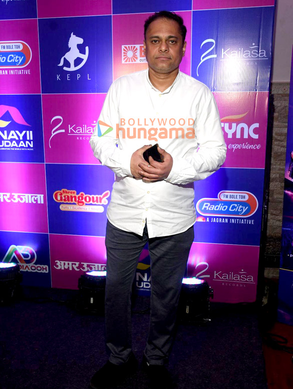 photos anup jalota gayatri asokan devangana chauhan and others snapped at kailash khers birthday celebration at 9th edition of nayii udaan 7