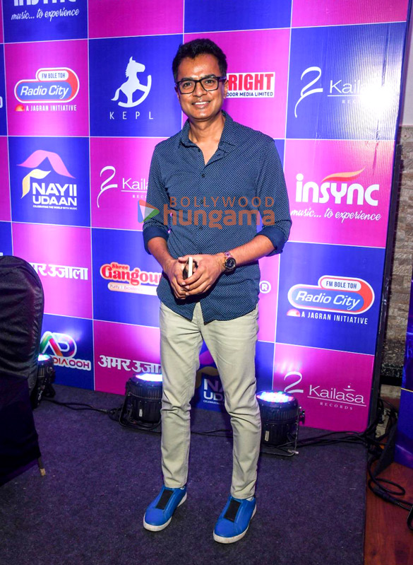 photos anup jalota gayatri asokan devangana chauhan and others snapped at kailash khers birthday celebration at 9th edition of nayii udaan 9