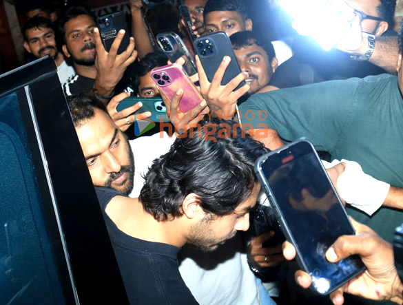 photos aryan khan snapped at a dubbing studio in bandra 4