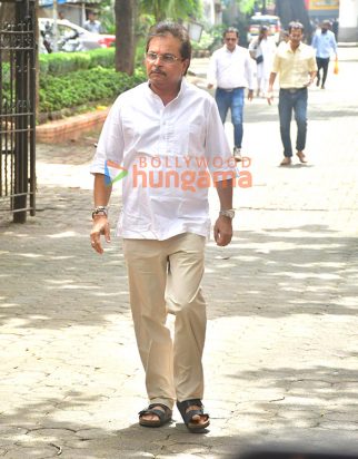 Photos: Celebs snapped at the funeral of the late Dheeraj Kumar