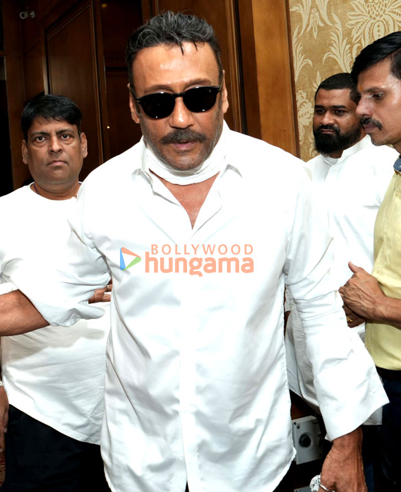 Photos: Deepak Parashar, Jackie Shroff, Poonam Dhillon, Hema Malini and others pay tribute to Dheeraj Kumar Photos: Deepak Parashar, Jackie Shroff, Poonam Dhillon, Hema Malini and others pay tribute to Dheeraj Kumar