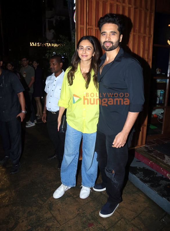 photos disha patani mouni roy rakul preet singh jackky bhagnani and pragya jaiswal snapped in bandra 2