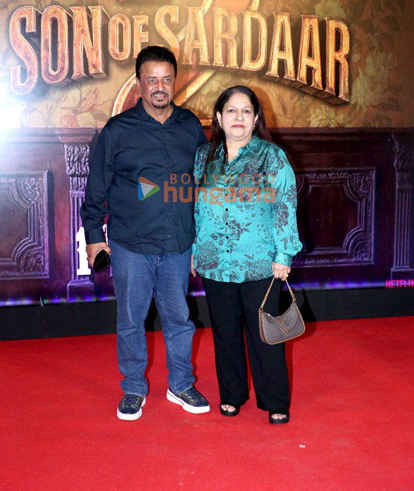 photos mrunal thakur roshni walia chunky panday and others grace the premiere of son of sardaar 2 1011 1