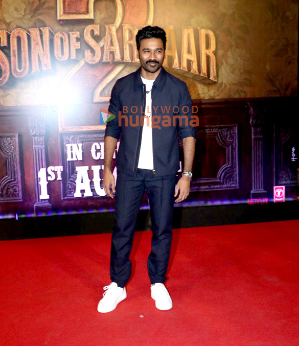 photos mrunal thakur roshni walia chunky panday and others grace the premiere of son of sardaar 2 10330 2