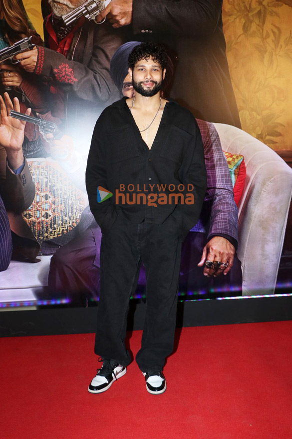 photos mrunal thakur roshni walia chunky panday and others grace the premiere of son of sardaar 2 11009 1