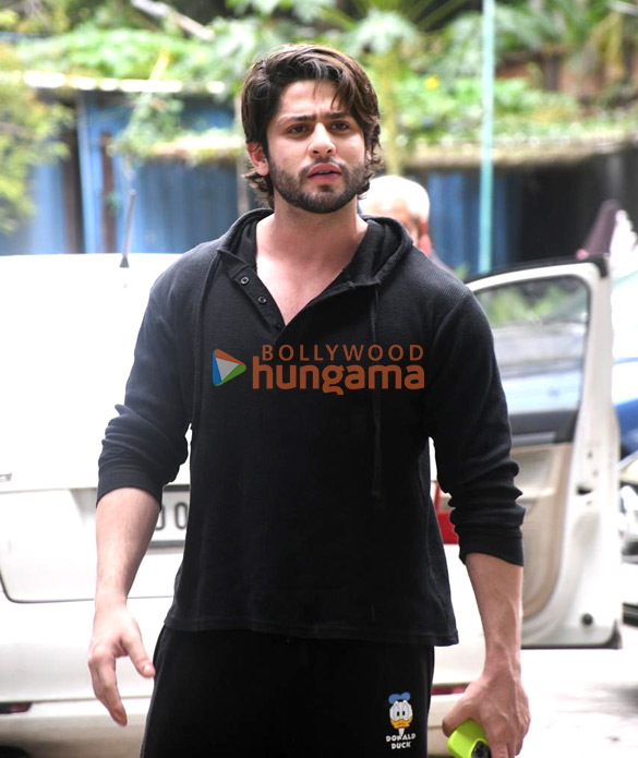 photos neha bhasin and jibraan khan snapped outside the gym in bandra 1