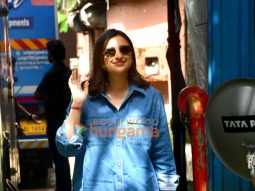 Photos: Parineeti Chopra snapped in Andheri