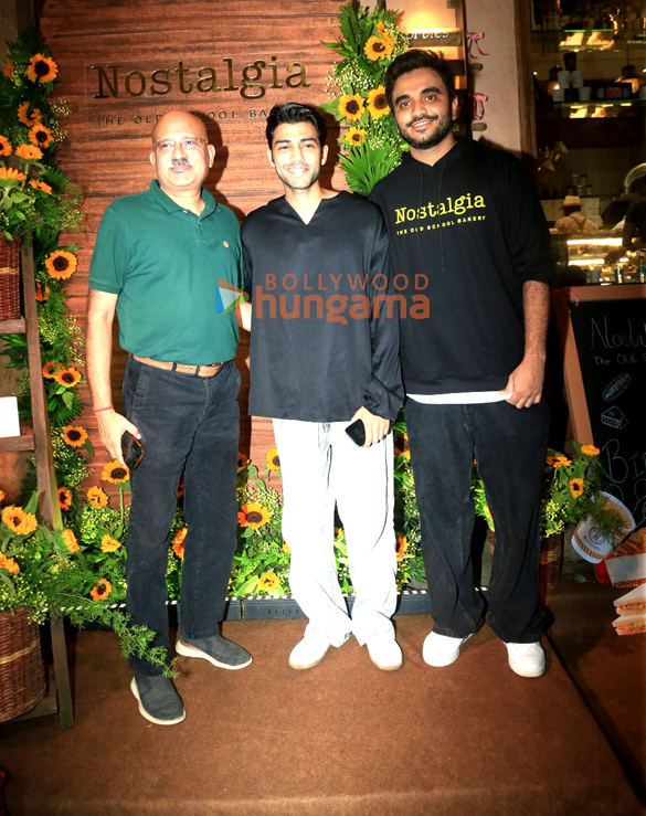 photos ranbir kapoor arjun kapoor anjini dhawan and others snapped at nostalgia the old school bakery in bandra 7