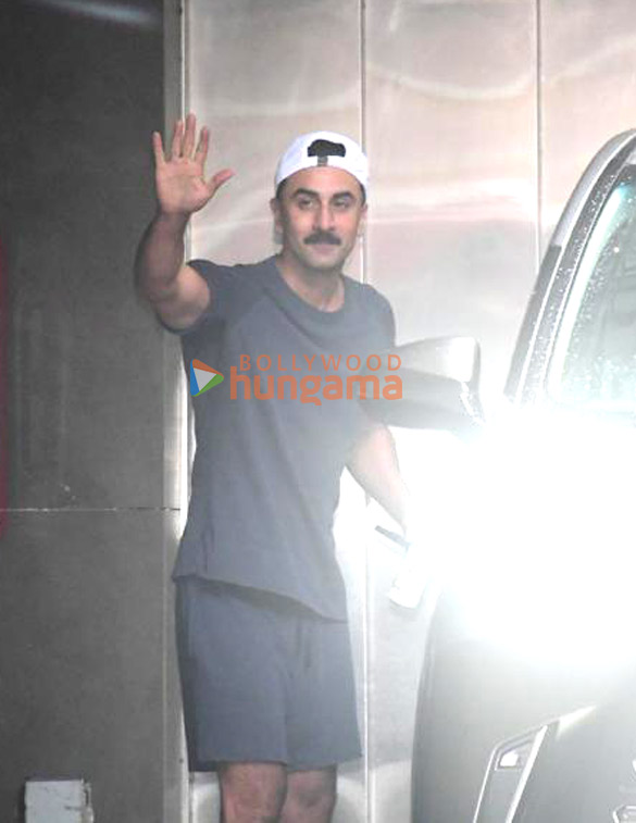 photos ranbir kapoor spotted outside a clinic in bandra 2 2