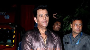Photos: Ravi Kishan snapped at a shoot location