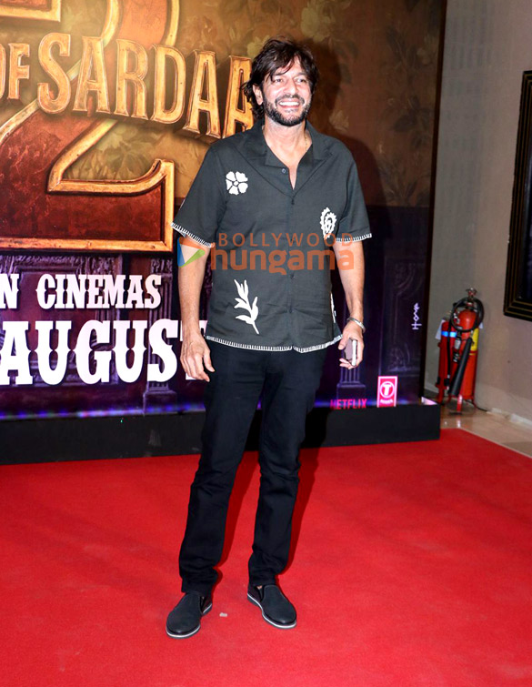 photos roshni walia chunky panday and others grace the premiere of son of sardaar 2 8