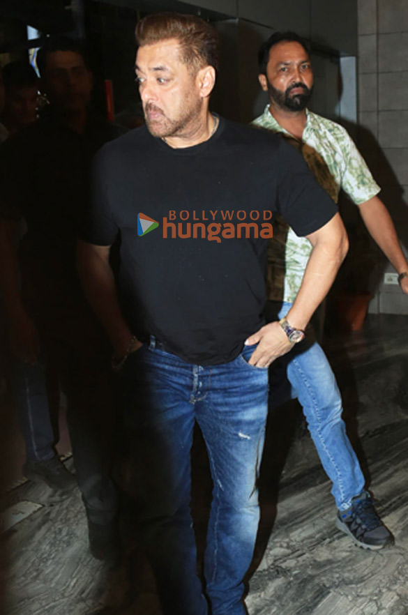 photos salman khan and others attend sangeeta bijlanis birthday bash 5
