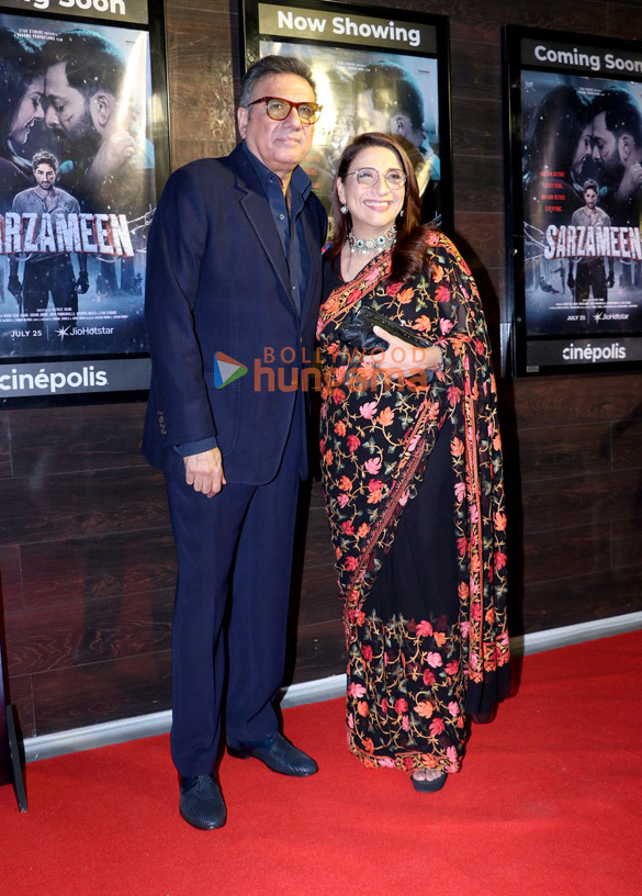 photos sara ali khan anjini dhawan and others grace the premiere of sarzameen 1042 2