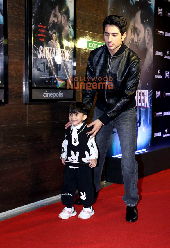 photos sara ali khan anjini dhawan and others grace the premiere of sarzameen 1042 3