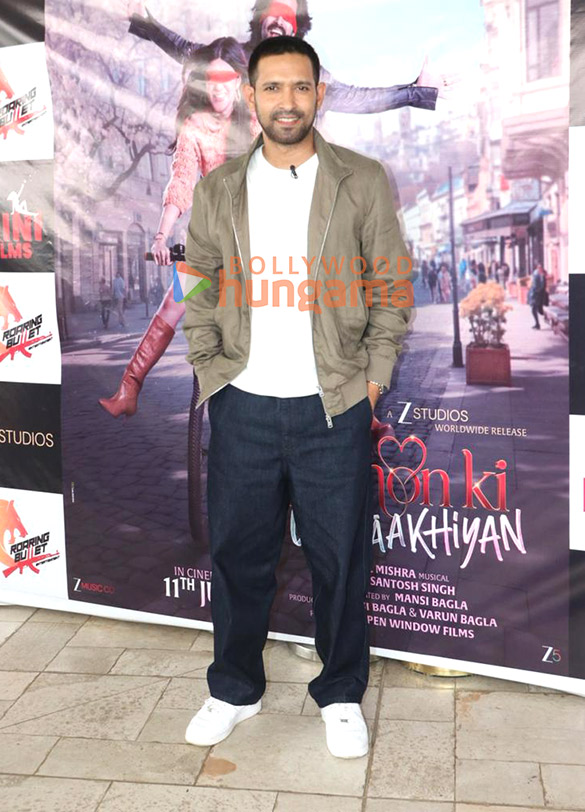 photos shanaya kapoor and vikrant massey snapped promoting aankhon ki gustaakhiyan 5