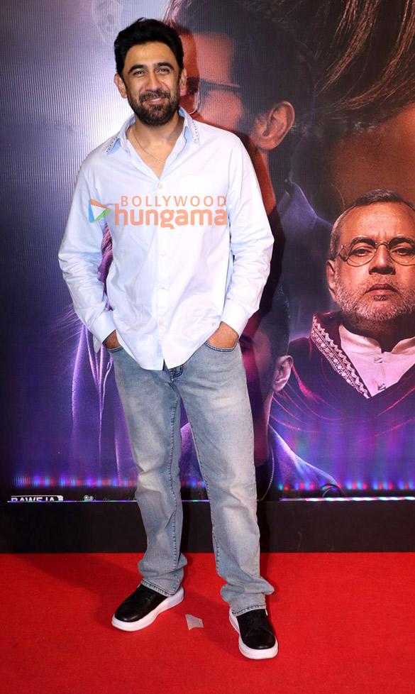 photos shatrughan sinha poonam sinha kussh s sinha and others grace the premiere of nikita roy 11
