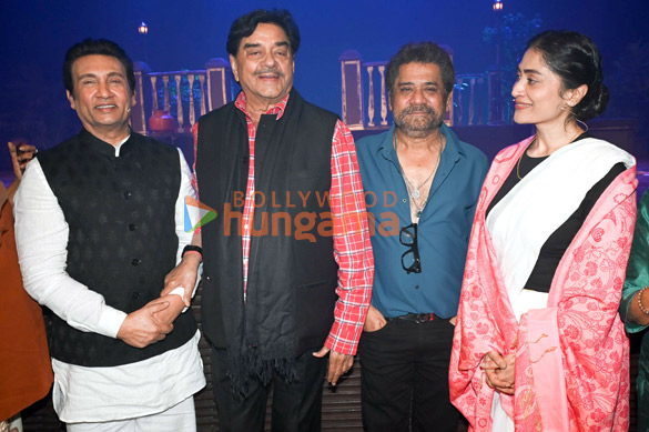 Photos: Shekhar Suman, Geetika Tyagi, Shatrughan Sinha, Anees Bazmee and others snapped attending the upcoming play ‘Ek Mulaqat’