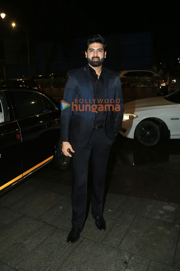 photos sonnalli seygall amyra dastur and others snapped in santacruz 4