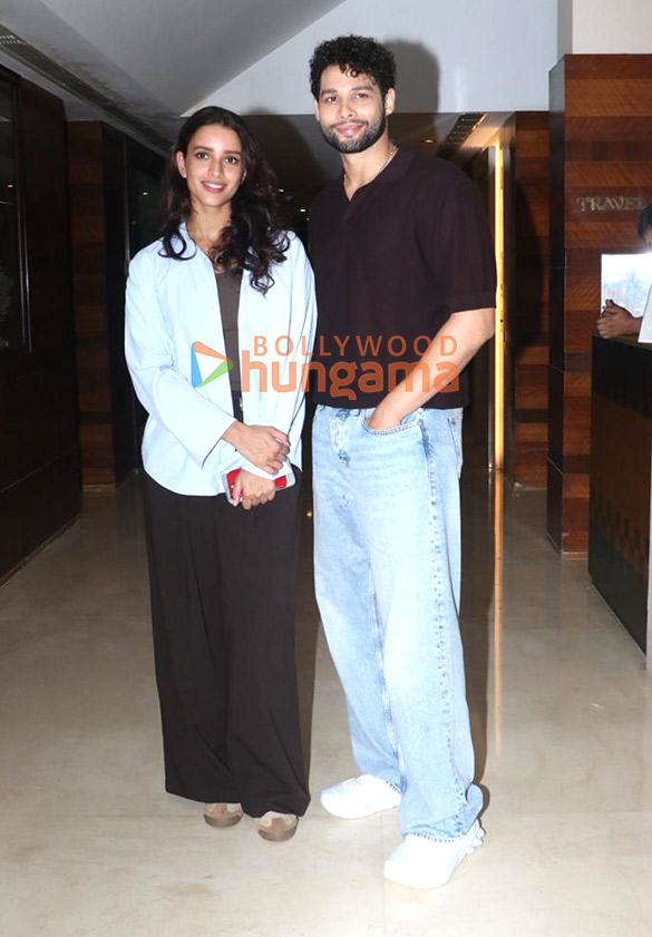 photos triptii dimri and siddhant chaturvedi in bandra 5