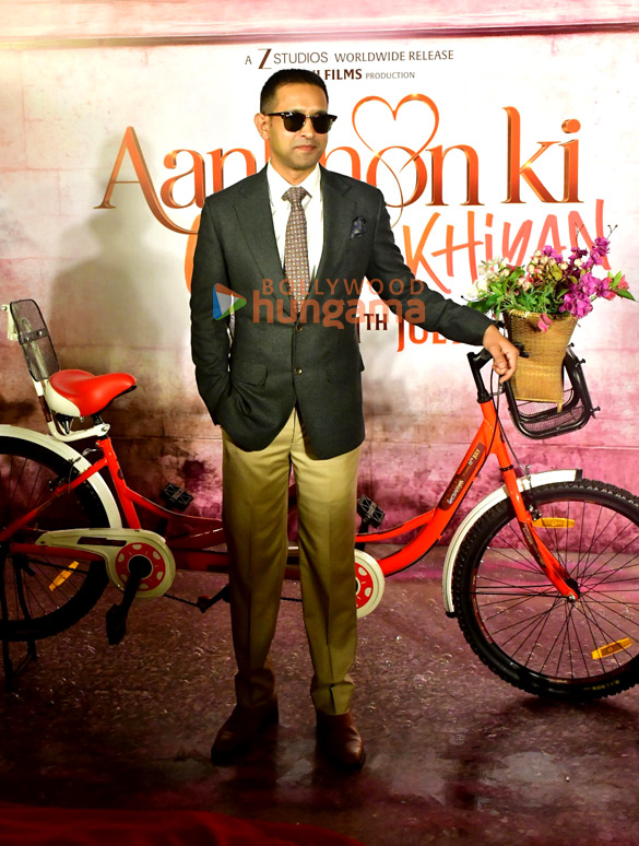 photos vikrant massey shanaya kapoor others grace the trailer launch of aankhon ki gustaakhiyan 3