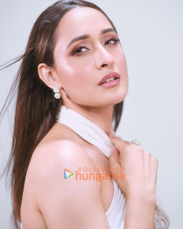 pragya jaiswal 10 3