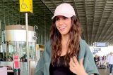 Elnaaz Norouzi’s fun chit-chat with paps at the airport