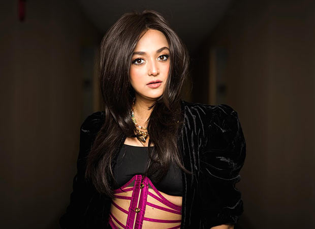 Monali Thakur gets candid about new song ‘Ek Baar Phir’ in nostalgic post: “There's a story behind it all”