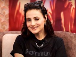 What’s In My Bag with Ameesha Patel | Fashion | Lifestyle | Bollywood Hungama