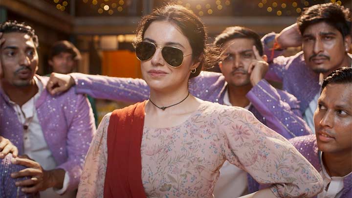 Ek Chatur Naar Title Track (Song): Divya Khossla | Neil Nitin Mukesh | Kailash Kher, Vayu, Sharan Rawat Ek Chatur Naar Title Track (Song): Divya Khossla | Neil Nitin Mukesh | Kailash Kher, Vayu, Sharan Rawat