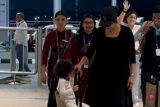 Malti is so cute! Priyanka Chopra with daugther spotted at the airport