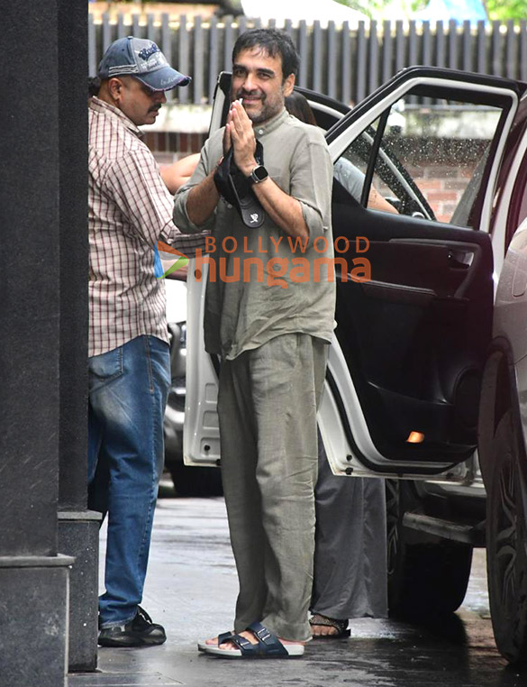 pankaj snapped at excel entertainments office in bandra 1