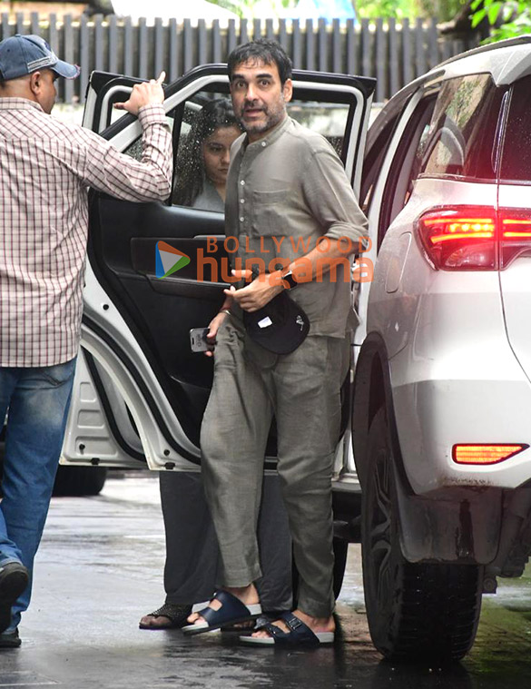 pankaj snapped at excel entertainments office in bandra 2