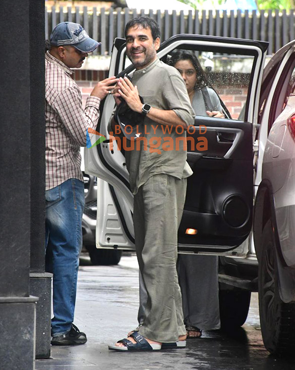 pankaj snapped at excel entertainments office in bandra 4