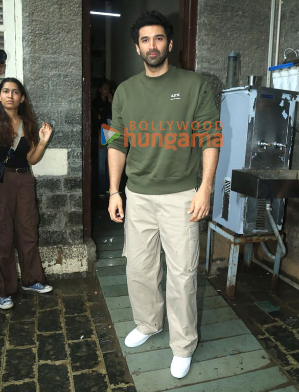 photos aditya roy kapur snapped in town 4