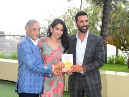 Photos: Akshay Kumar snapped attending a book launch