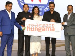 Photos: Anil Kapoor presents a Rs. 75 lakh cheque to Dr. Dharmendra Kumar at GJEPC event for Nation’s Largest Free Medical Camp