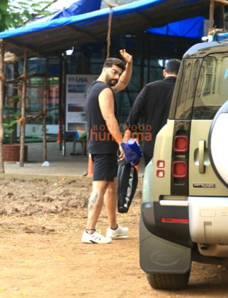 Photos: Arjun Kapoor snapped in Bandra