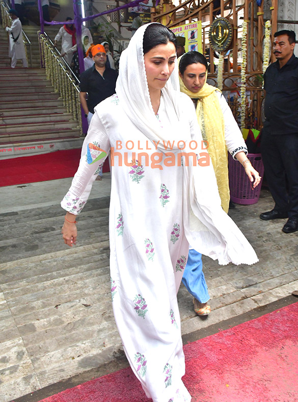 photos bobby deol daisy shah and others attend late sundar singh jollys prayer meet 10