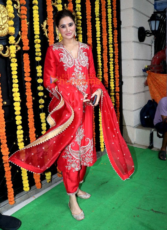 photos celebs grace ektaa r kapoors ganesh chaturthi celebrations 1 8