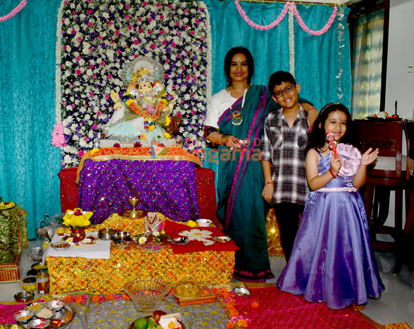 Photos: Divya Dutta welcomes Ganpati at her residence Photos: Divya Dutta welcomes Ganpati at her residence