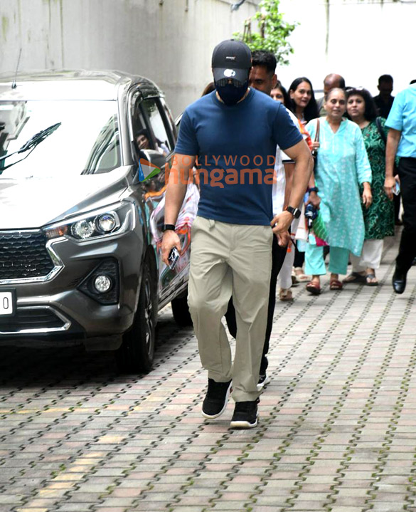 photos emraan hashmi snapped in bandra 2 5