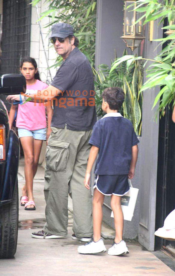 Photos: Fardeen Khan snapped outside a salon in Bandra Photos: Fardeen Khan snapped outside a salon in Bandra