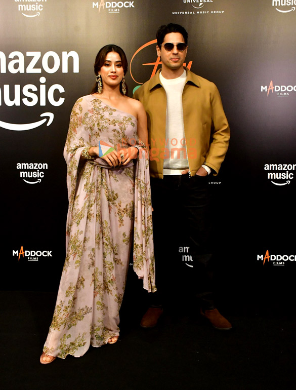 photos janhvi kapoor sidharth malhotra sonu nigam shreya ghoshal and others grace the music launch of param sundari 1