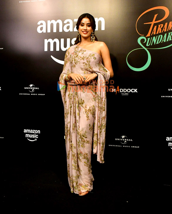 photos janhvi kapoor sidharth malhotra sonu nigam shreya ghoshal and others grace the music launch of param sundari 13