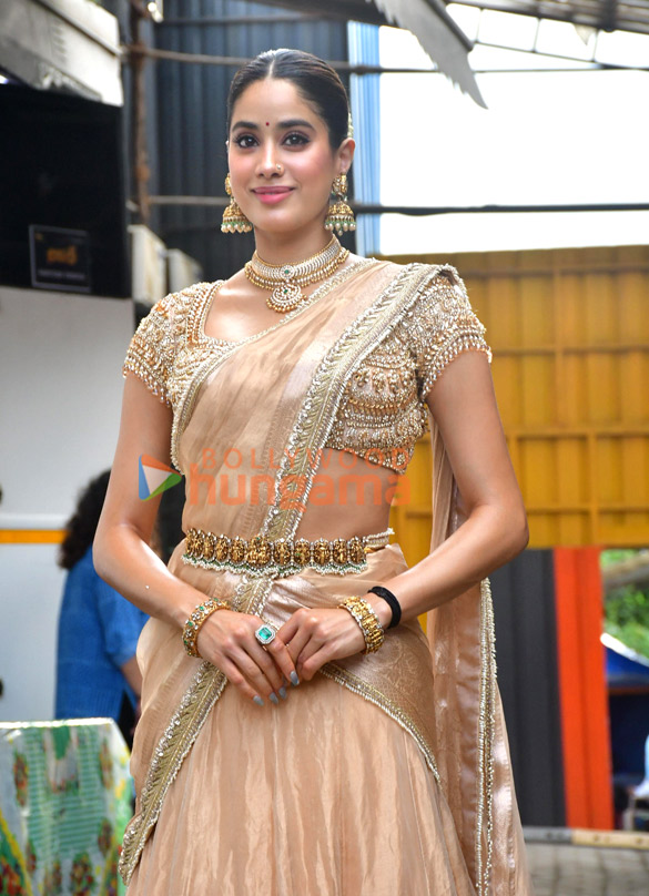 photos janhvi kapoor snapped promoting param sundari 4
