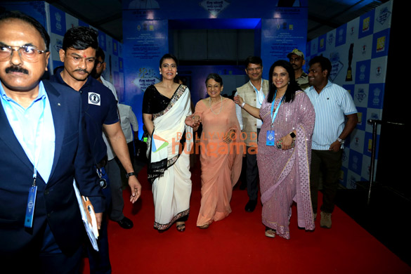 photos kajol tanuja cm devendra fadnavis and others at an award function in town 2