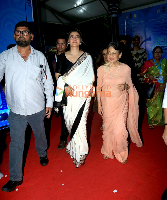 photos kajol tanuja cm devendra fadnavis and others at an award function in town 3